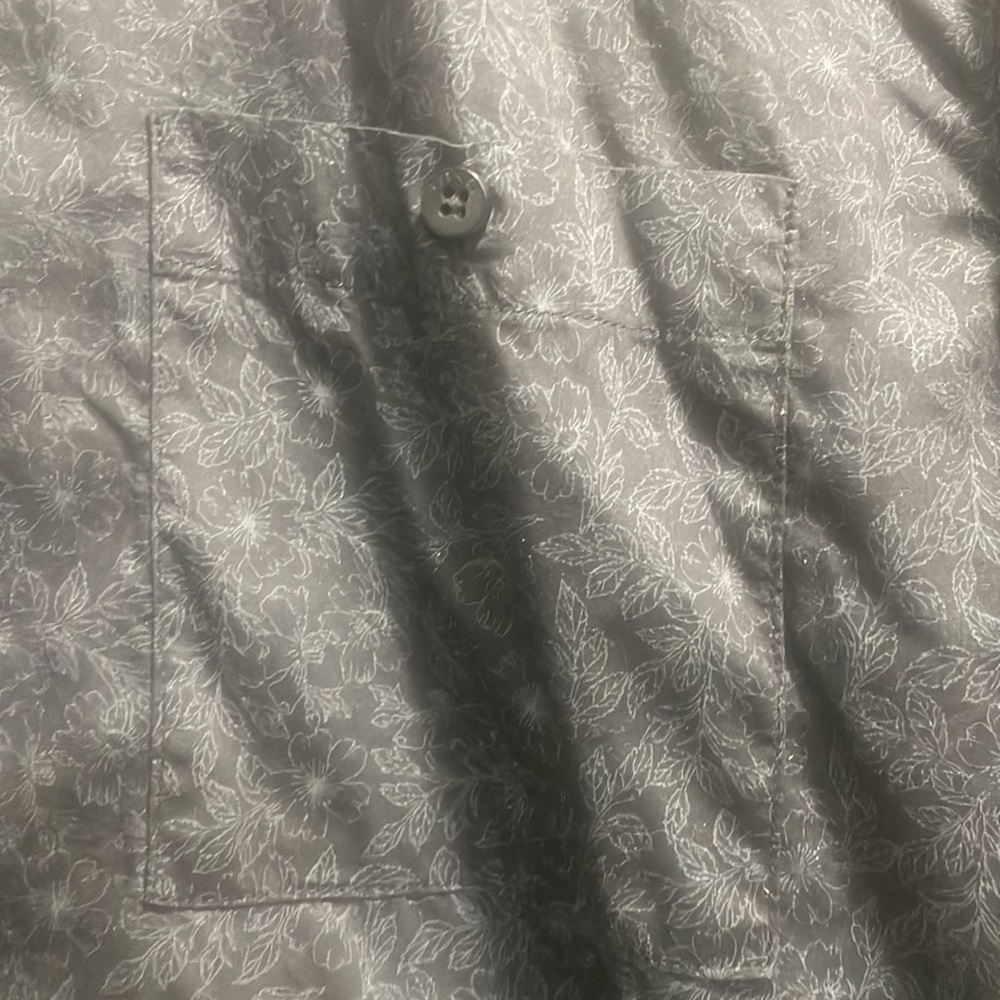 PreOwned  Ezekiel Flowers Size Large. - Picture 3 of 13